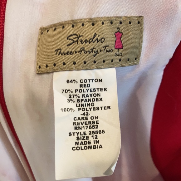 White and red flower summer dress - Picture 7 of 8